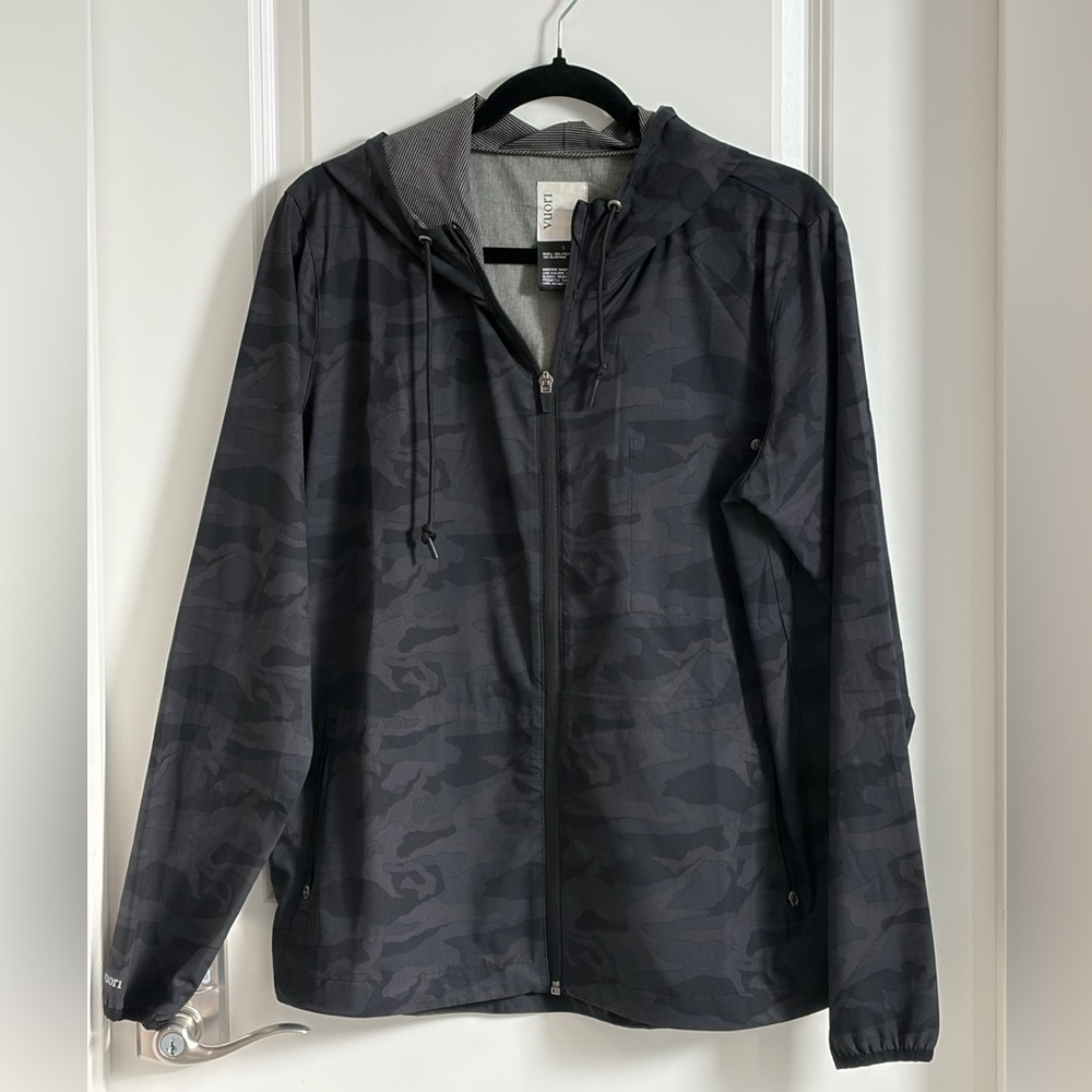 Vuori women’s windbreaker